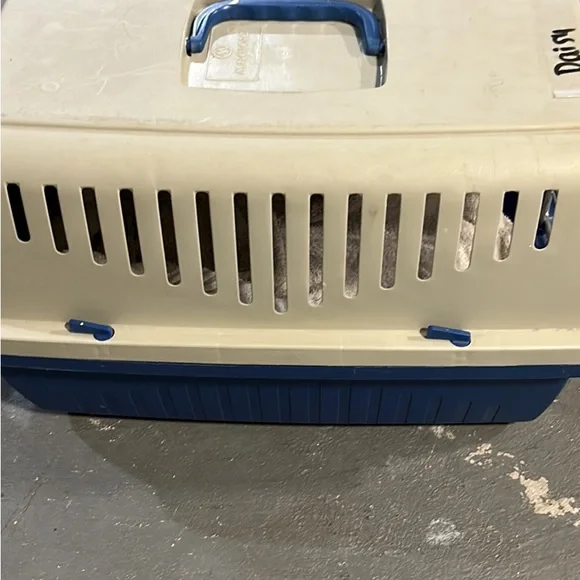 Cat crate - Picture 1 of 5